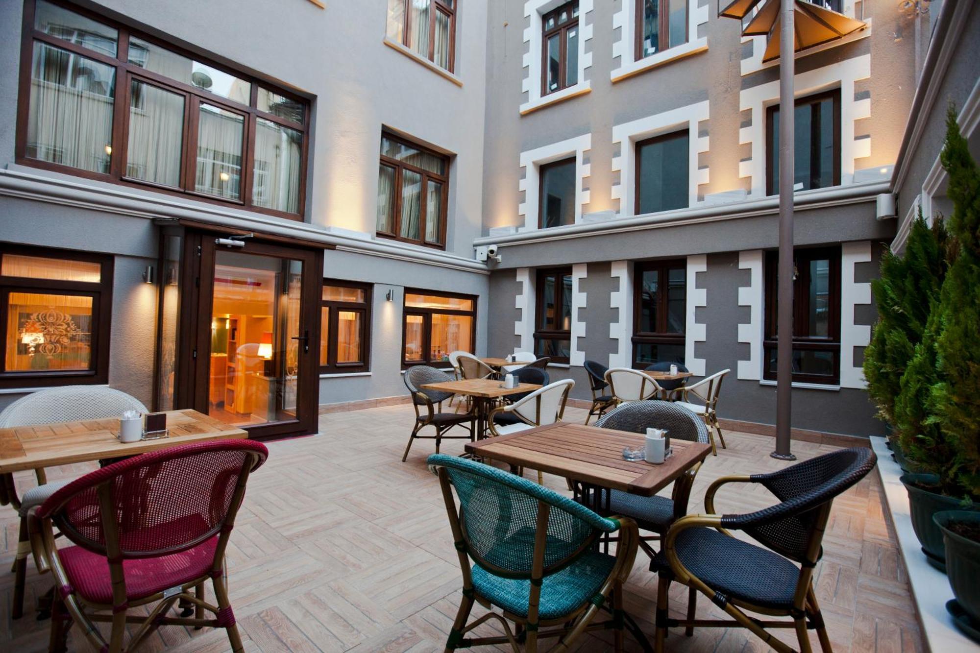 Collage Pera Hotel Istanbul Exterior photo